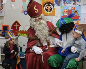 Sinterklaas en zwarte miet op bezoek
